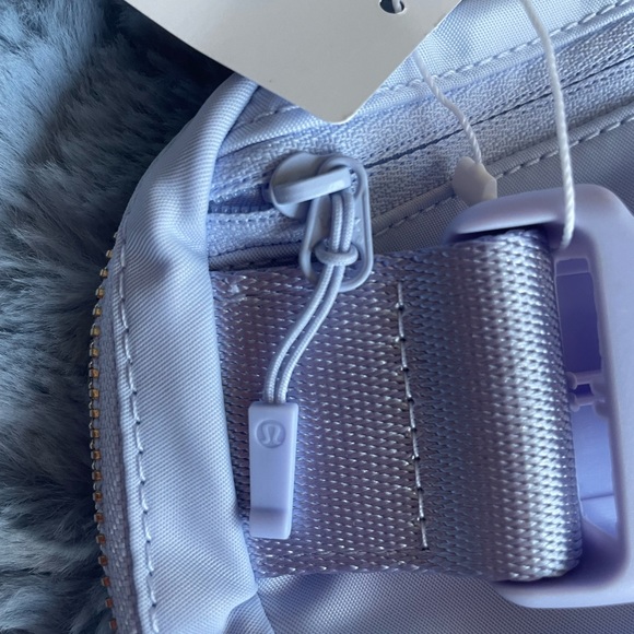 Lululemon Pastel Blue Everywhere Belt Bag - Picture 4 of 6